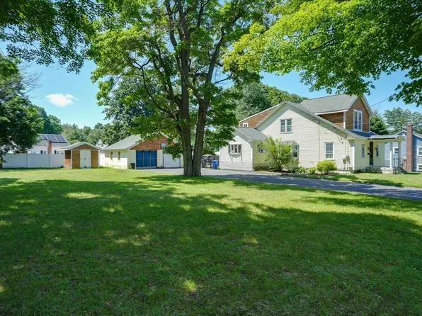 16 Dewey St, Leominster, MA 01453