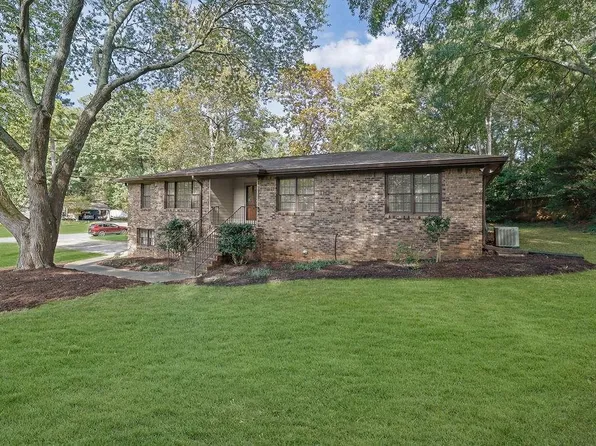 905 Tanglewood Trl, Woodstock, GA 30189
