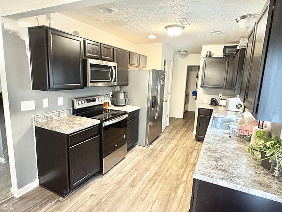 4th image of 6425 Avacado Dr