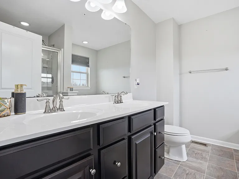 404 Aprilmae Way — Photo 23