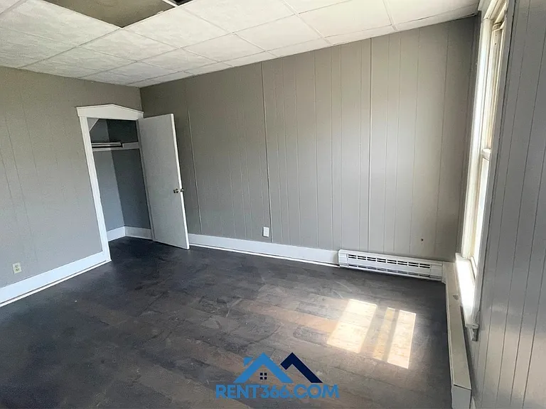 929 Center St #3 — Photo 9