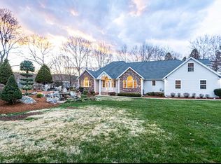 21 Davis Rd, Dracut, MA 01826