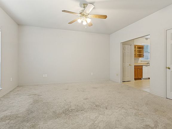 3rd image of 400 Stockard St