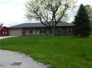 2817 S Sunrise Ct, New Palestine, IN 46163