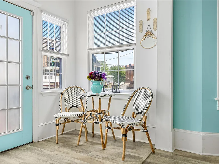 25 S Oakland Ave — Photo 48