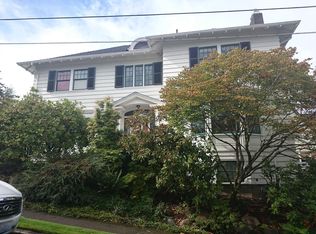 2060 E Crescent Dr, Seattle, WA 98112