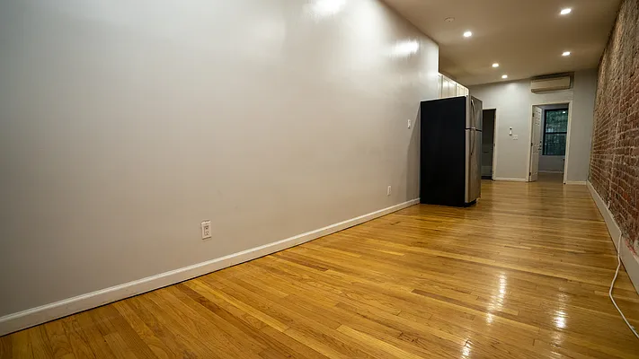 Rented by Nooklyn NYC LLC | media 8