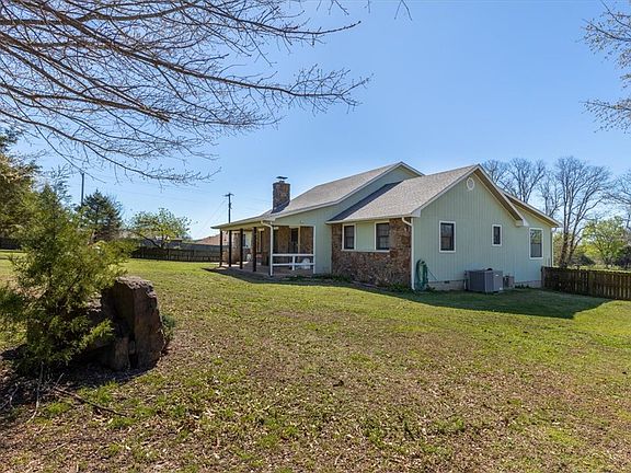 3rd image of 1111 Rocky Dell Rd NE