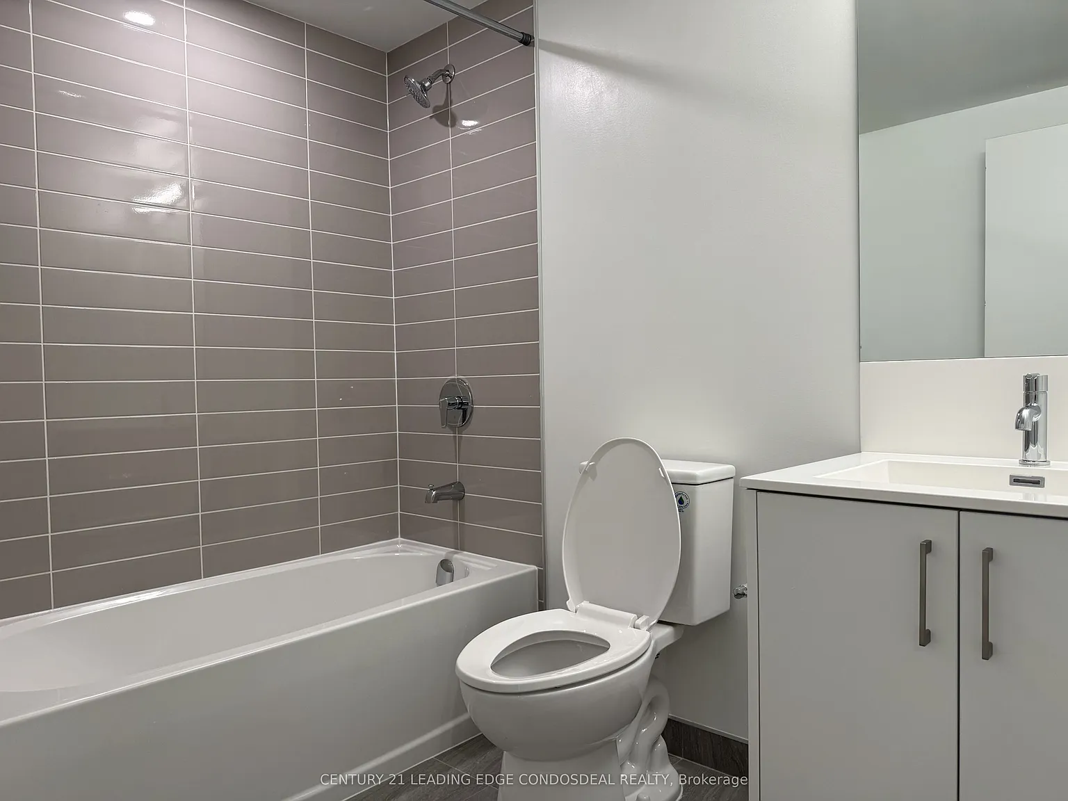 Notting Hill Condos — Photo 4