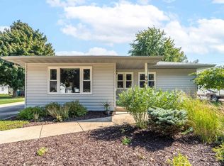 609 Karlyn St, Combined Locks, WI 54113