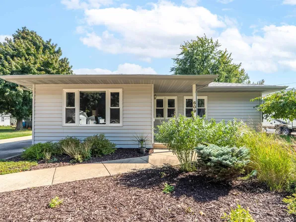 609 Karlyn St, Combined Locks, WI 54113