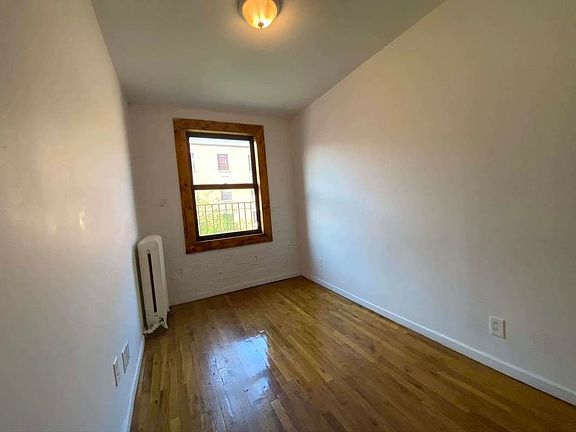 2nd image of 536 E 5th St #122