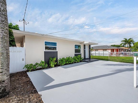 3rd image of 1028 NW 24th St
