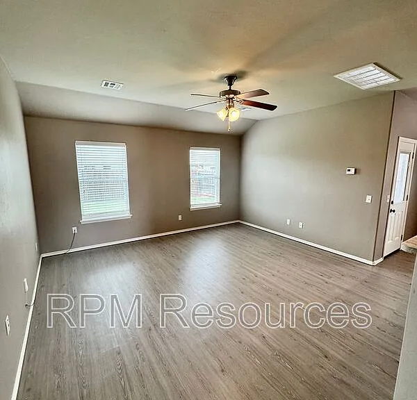2705 Sugar Pine Dr — Photo 9