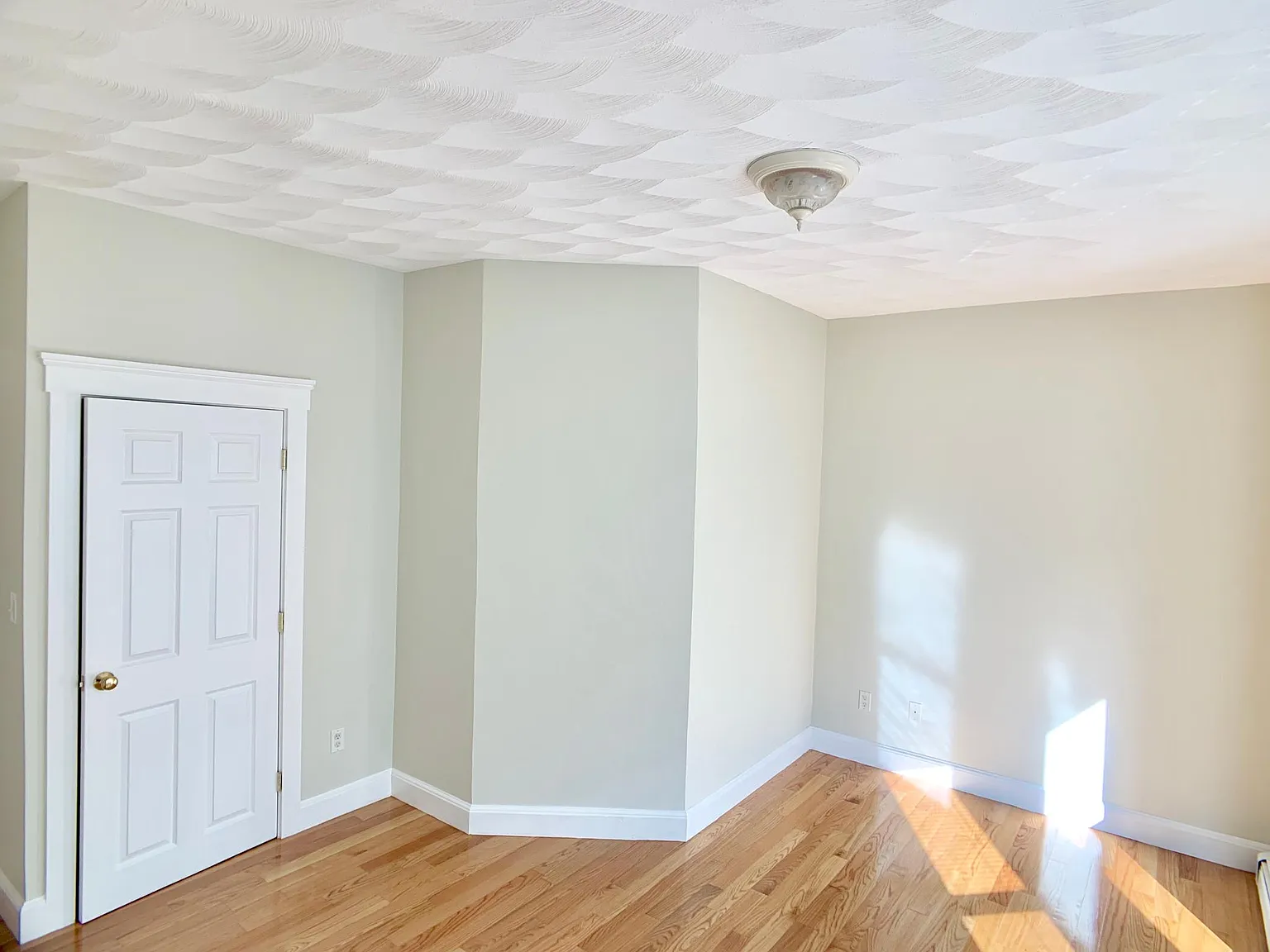 757 Cambridge St — Photo 3