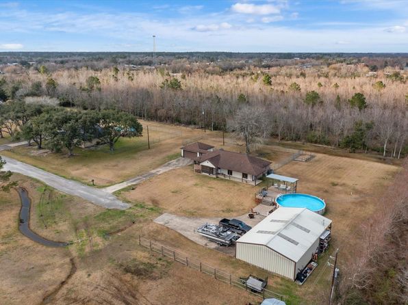 2 County Road 4867, Dayton, TX 77535
