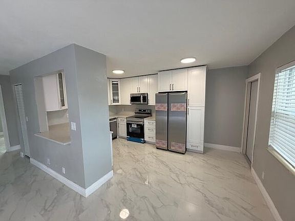 5th image of 810 Lake Shore Drive #19