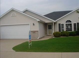 1310 Inglewood Cir, Bloomington, IL