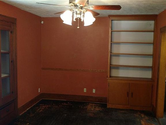 4th image of 219 Indiana Ave