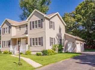 1 Willowbrook Rd, Glenville, NY 12302