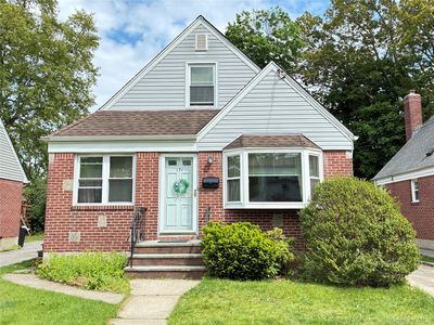 171 Locust Street, Floral Park, NY, 11001