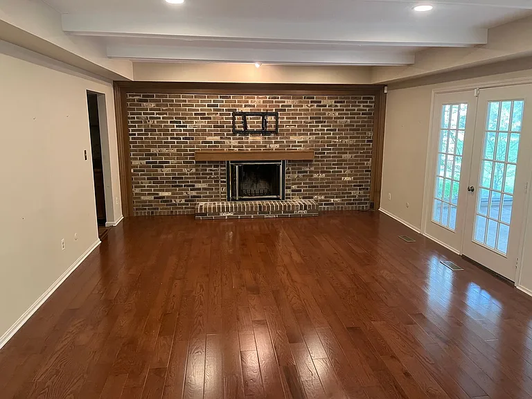 2259 Augusta Ct — Photo 13