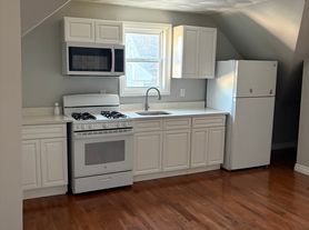 93 Ayrault St, Providence, RI