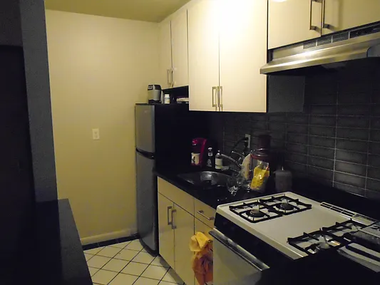 Rented by 18 REALTY | media 25