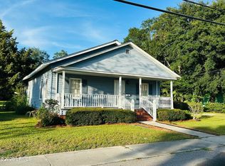 78 N Palmetto Ave, Varnville, SC 29944