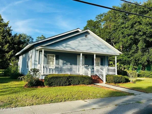 78 W Palmetto Avenue, Varnville, SC 29944