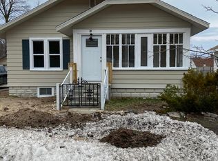 324 N 7th St, Rogers City, MI 49779