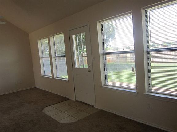 3rd image of 1405 Spanish Oak Dr