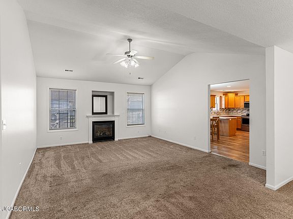 3rd image of 4300 Cotton Wood Dr