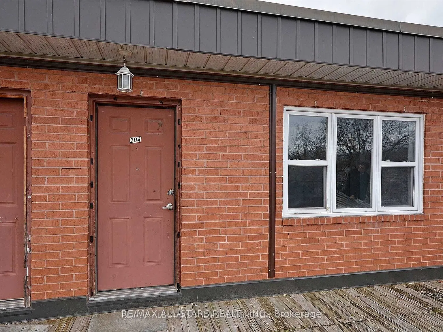 3 bed, $1,890 — Photo 2