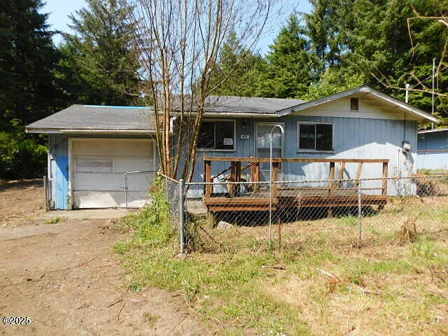 431 NE Alder St photo 1