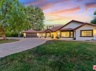 23030 Collins St, Woodland Hills, CA 91367