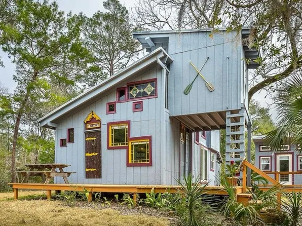 597 Mariner Cir, Panacea, FL 32346