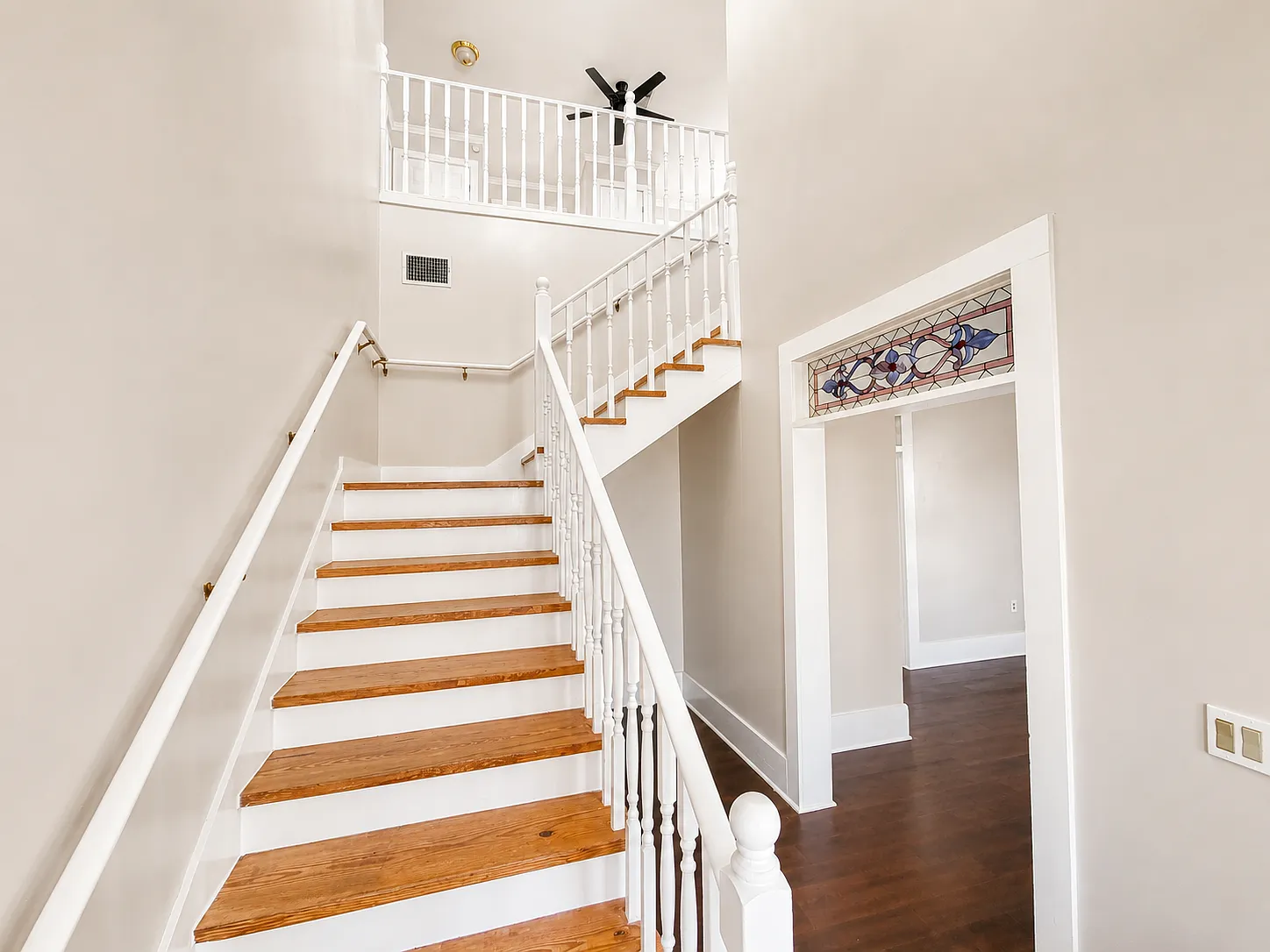 5 bed, 2500 sqft, $2,495 — Photo 4