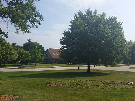 2nd image of 304 Waterford Dr