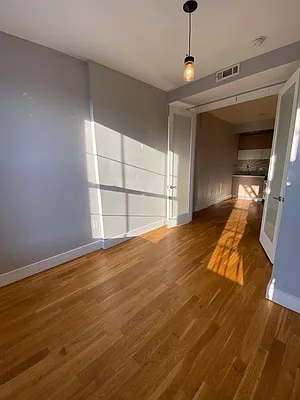 Rented by Hagstrom Management Inc | media 8