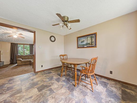 5th image of 444 E Amber Lake Dr
