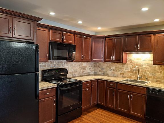 2nd image of 1433 Willard Ave #6d684ee8a