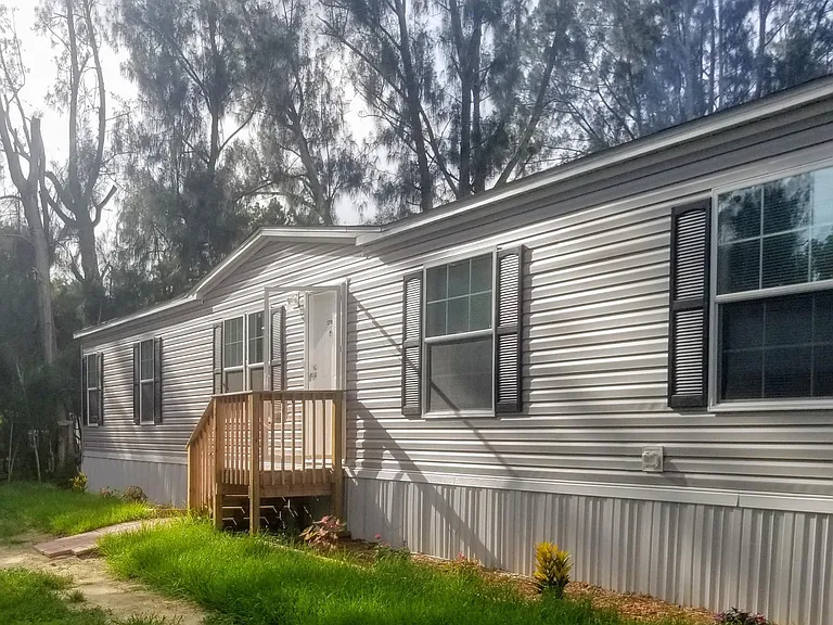 12118 Anderson Dr — Photo 3