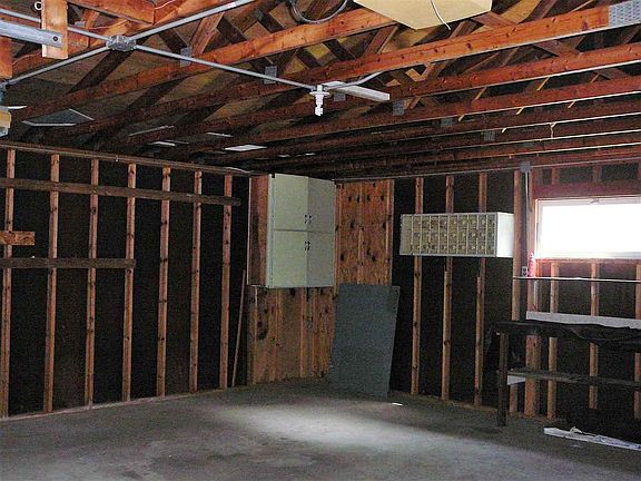 2.5  Car Garage