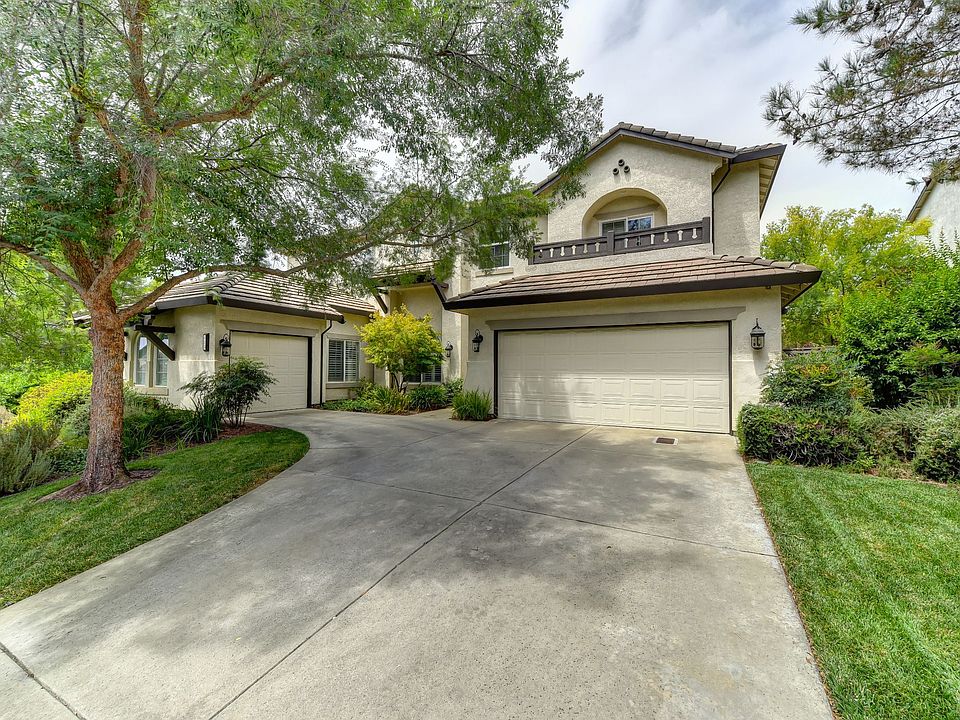 1st image of 423 Sortwell Ct