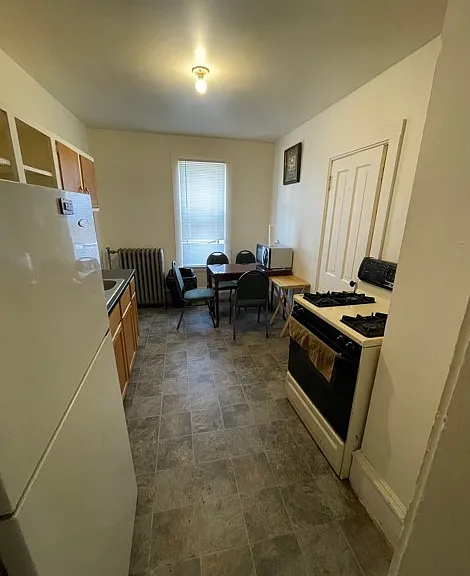 604 6th St NW #D — Photo 2