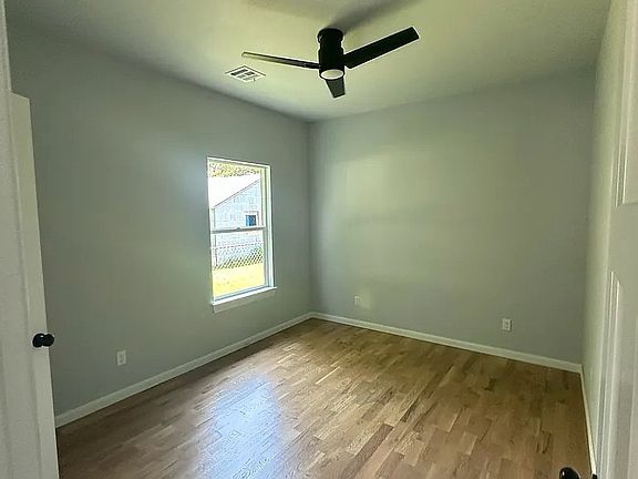 2nd image of 716 N 10th St