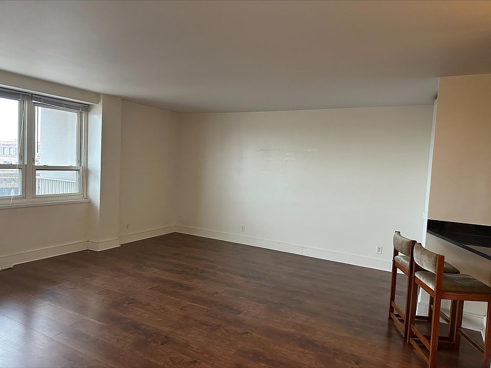 1st image of 210 N 17th St Unit 1003