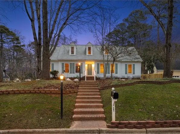 101 Vermel Ct, Cary, NC 27513