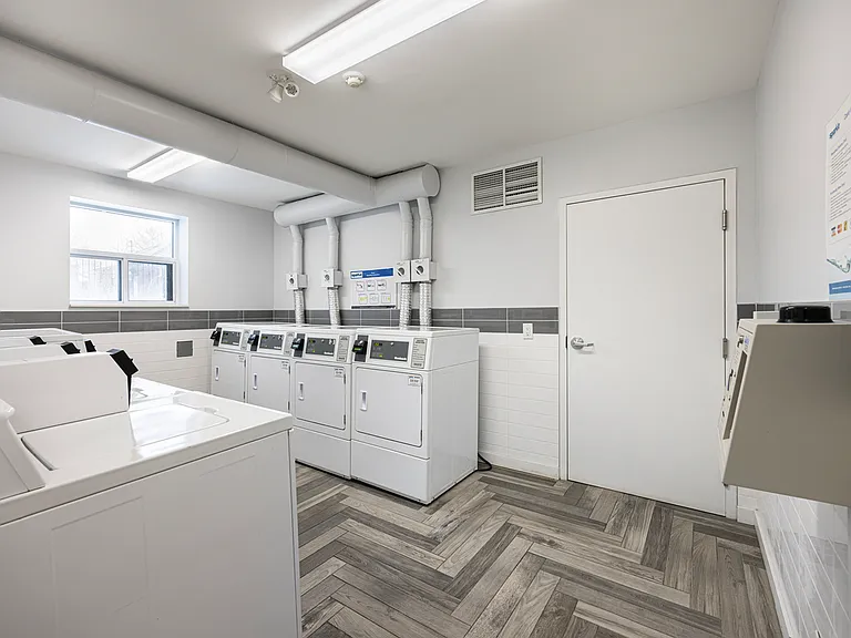 2701 Eglinton Ave W — Photo 10